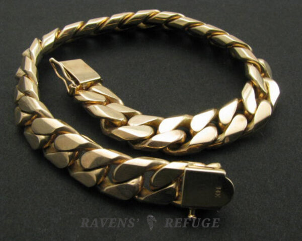 gold curb link bracelet