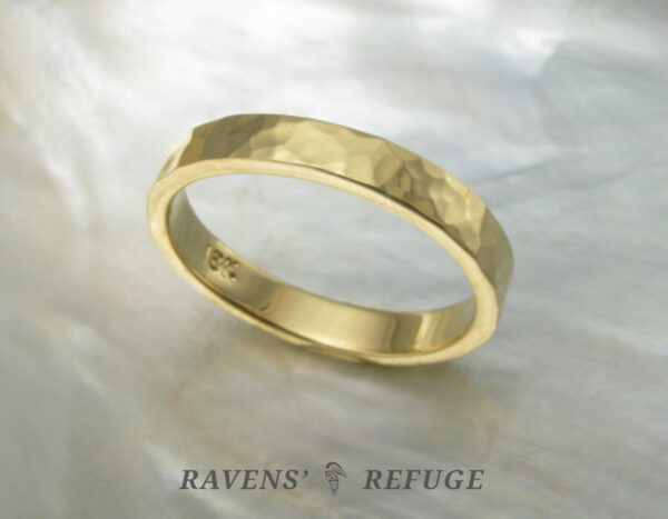 hammered 18k gold ring – 3mm wedding band - Image 3