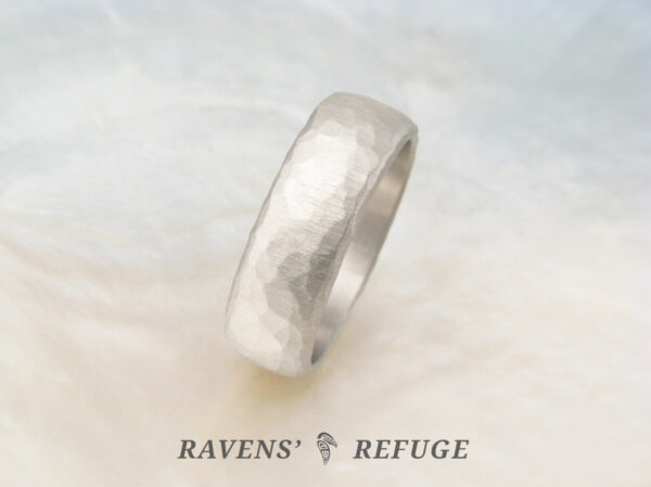 6mm hammered ring platinum