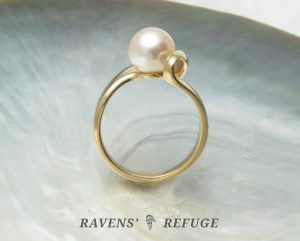 unique pearl ring in 14k gold