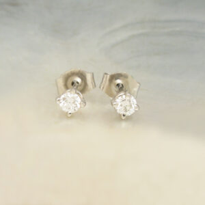 go to diamond earrings